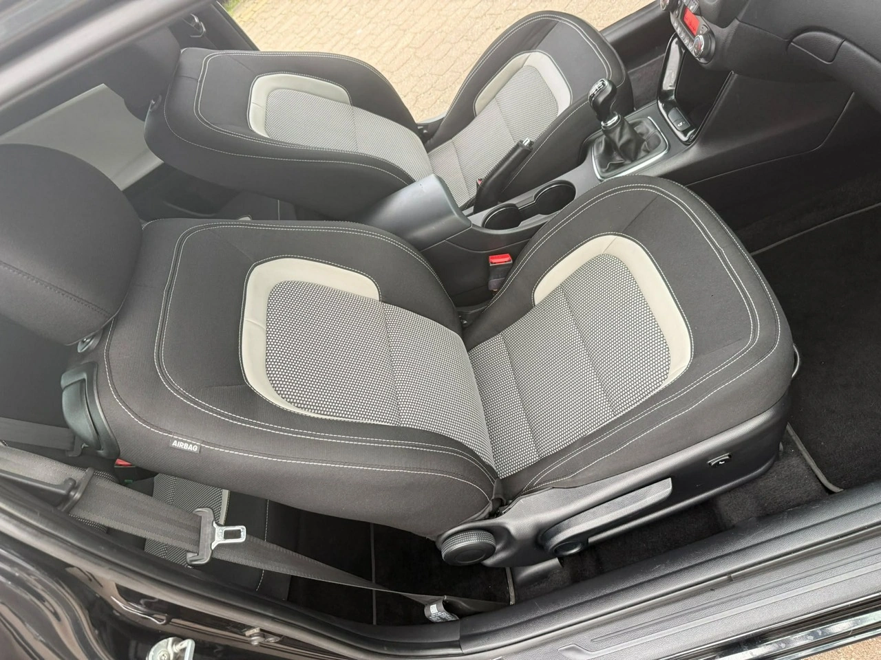 Kia Pro Cee'd - Zdjęcie 9