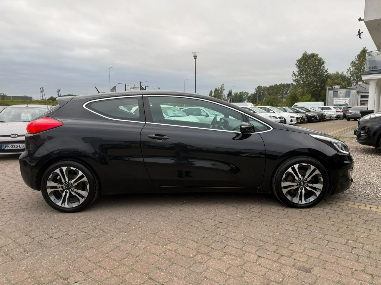 Kia Pro Cee'd - Zdjęcie 2