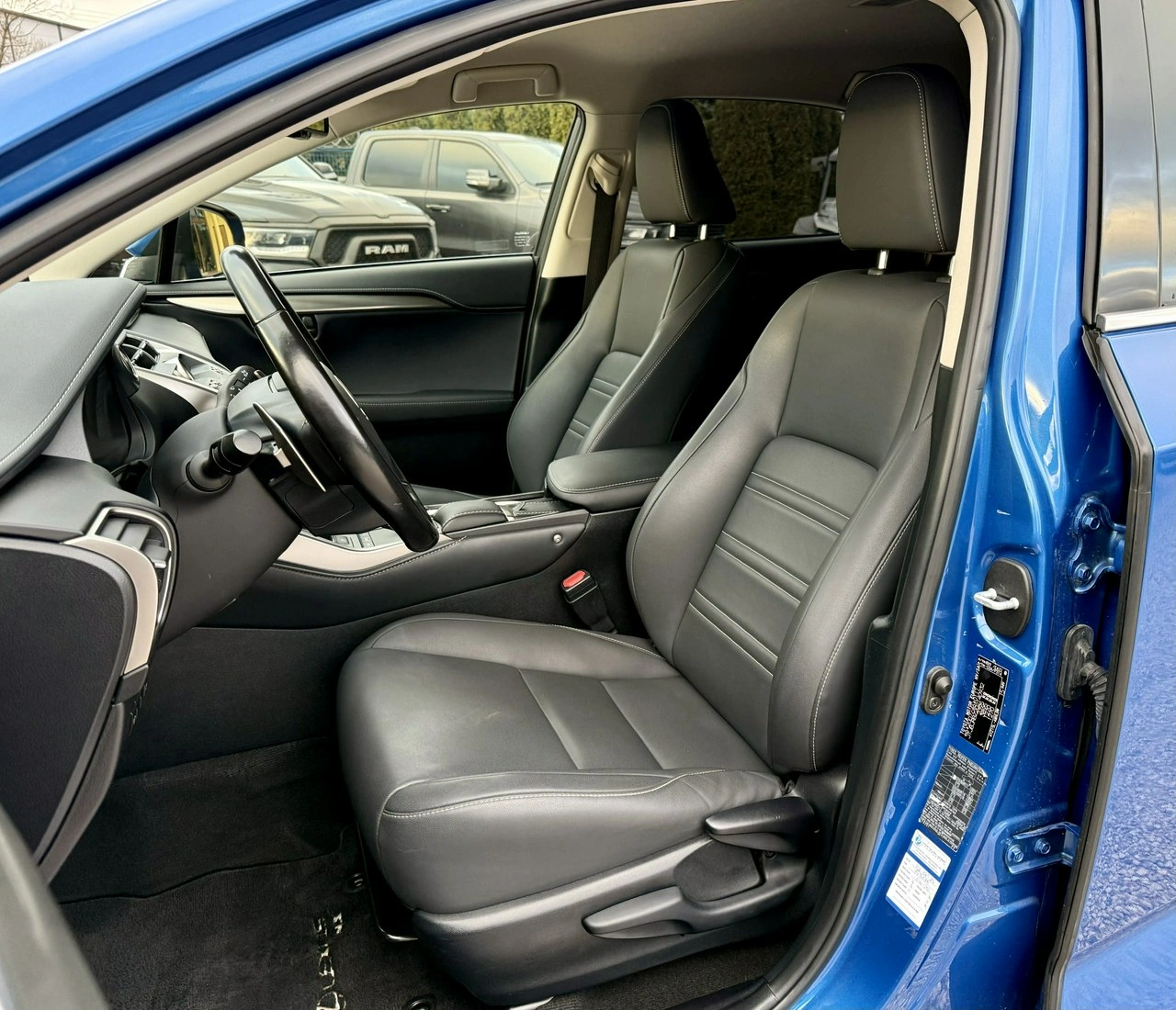 Lexus NX - Zdjęcie 14