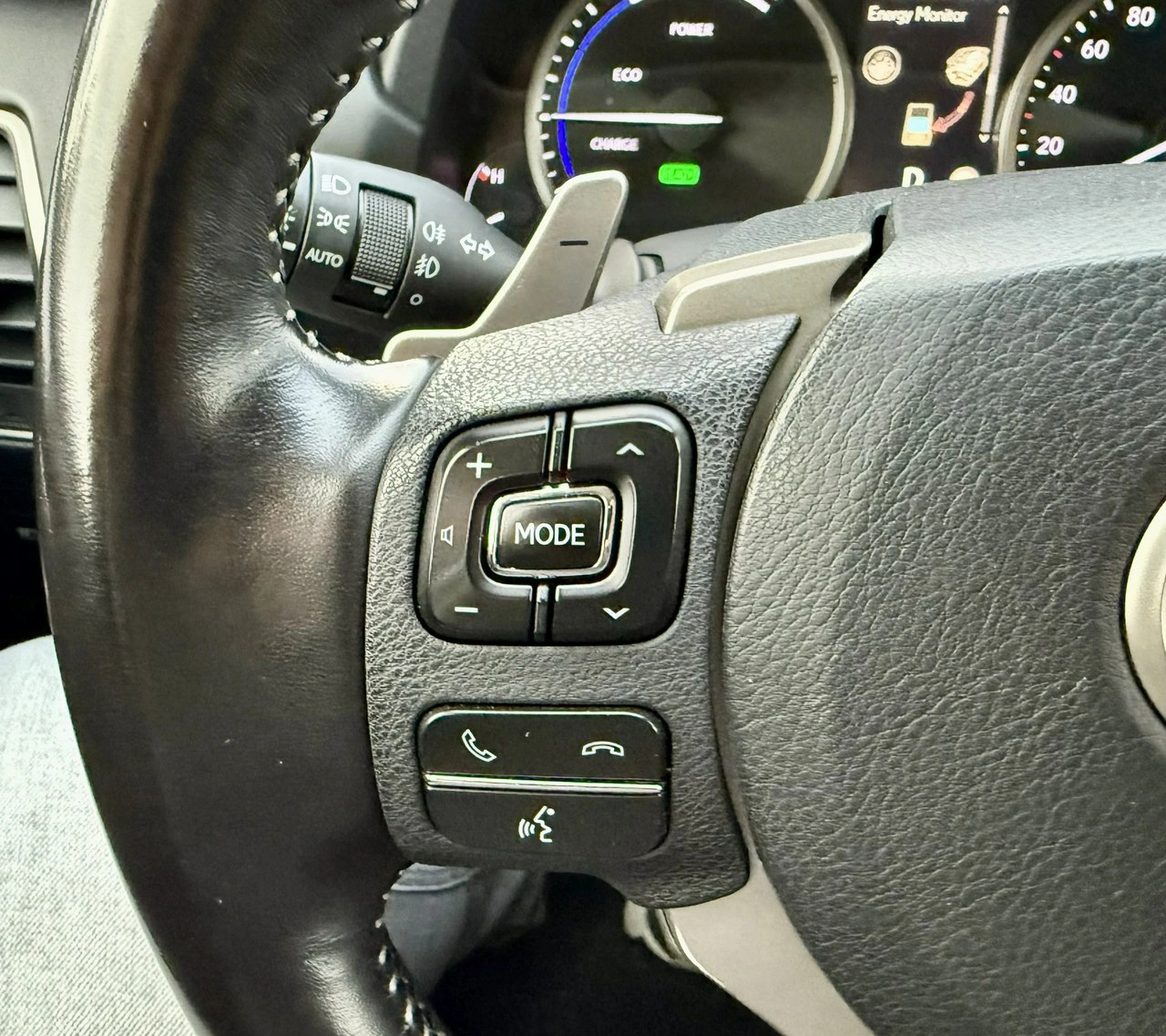 Lexus NX - Zdjęcie 28