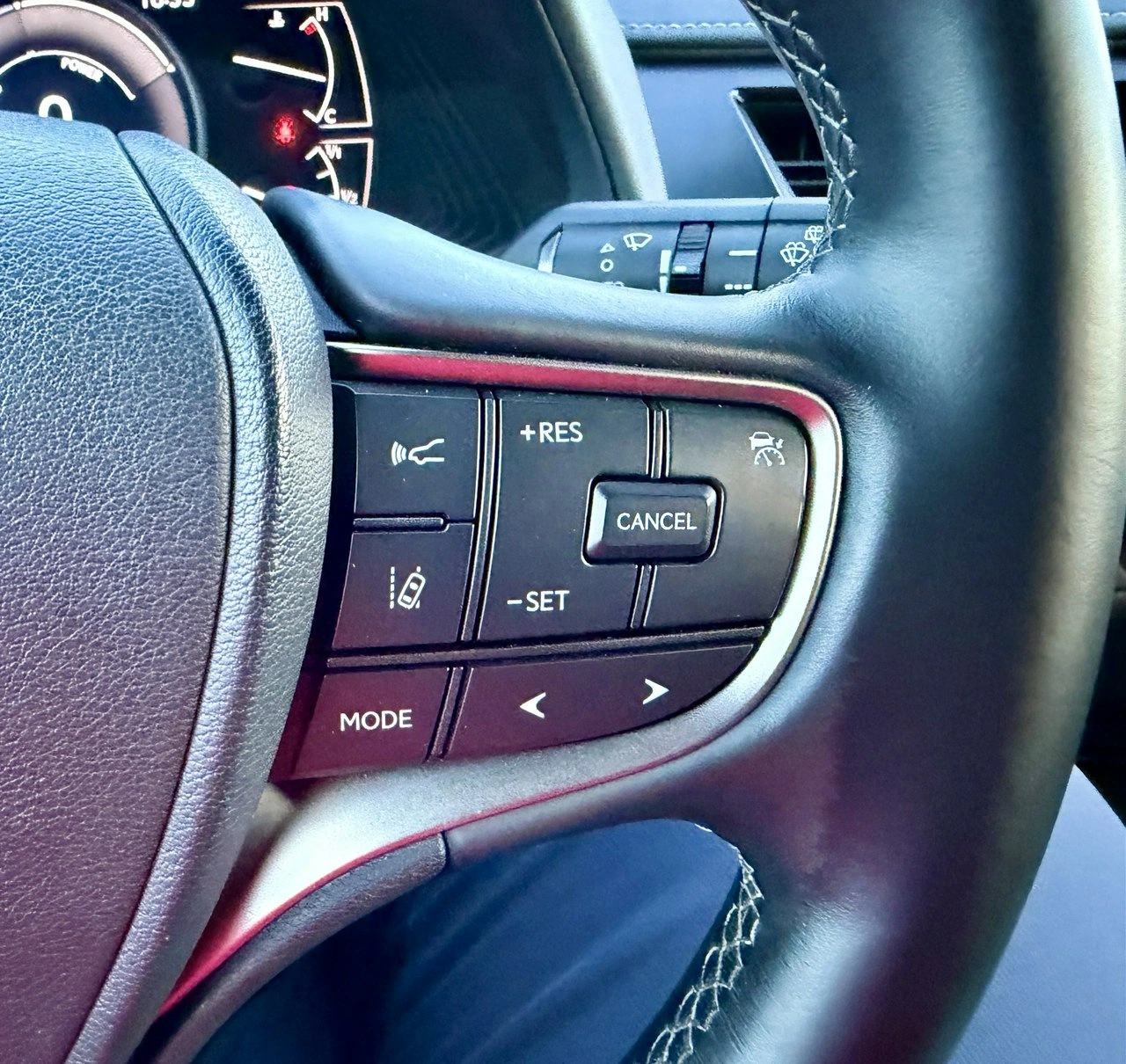 Lexus UX - Zdjęcie 22