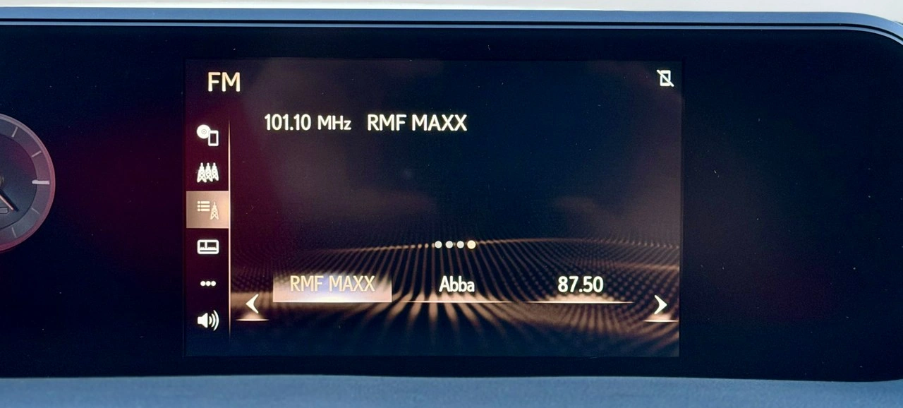 Lexus UX - Zdjęcie 25