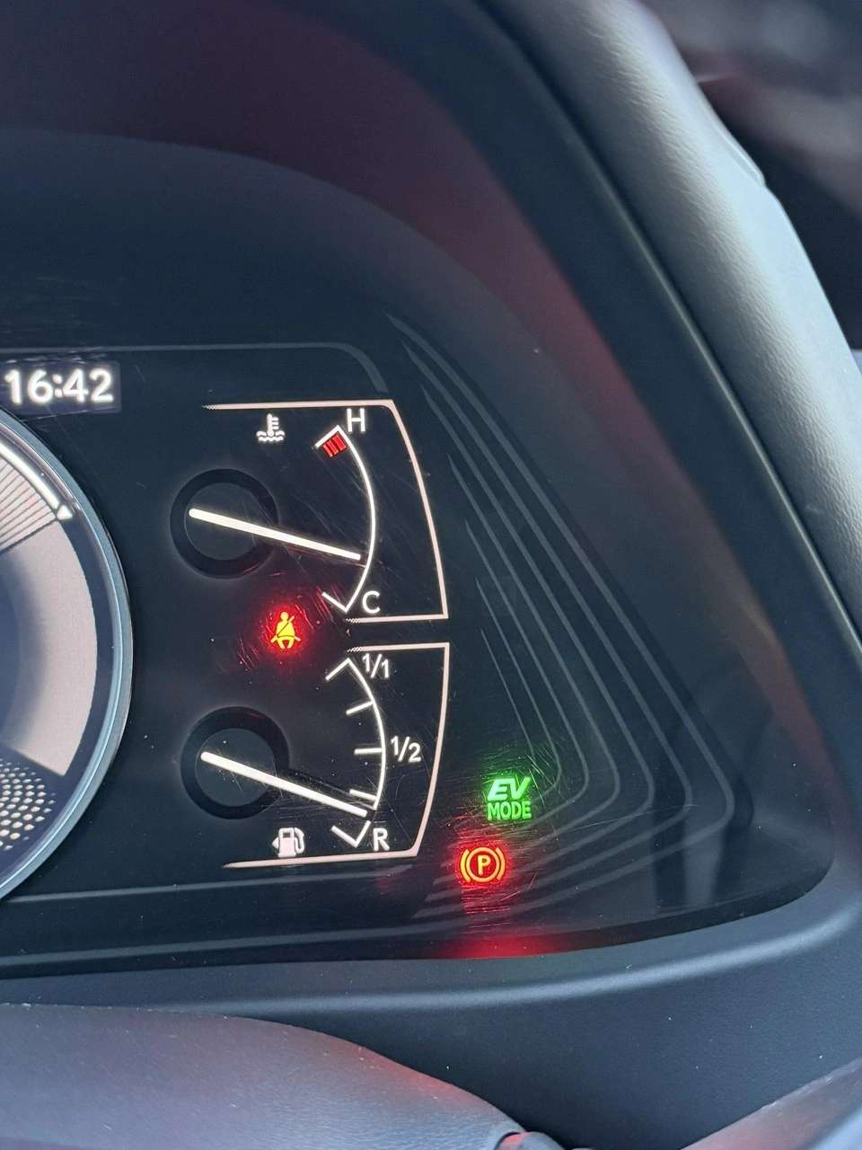 Lexus UX - Zdjęcie 31