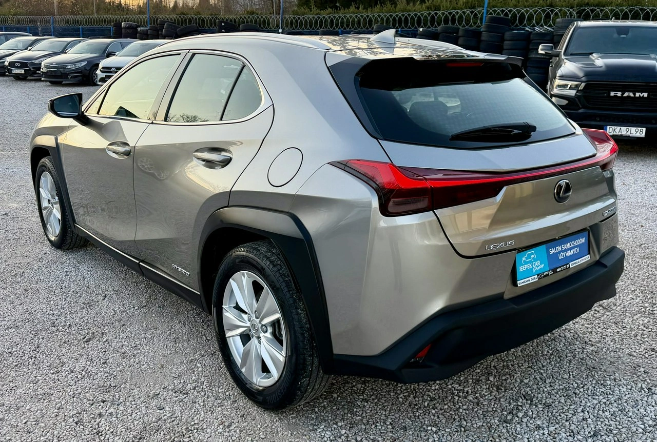 Lexus UX - Zdjęcie 7