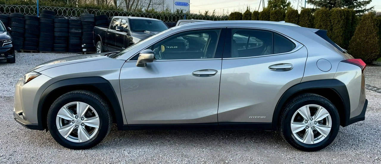 Lexus UX - Zdjęcie 6