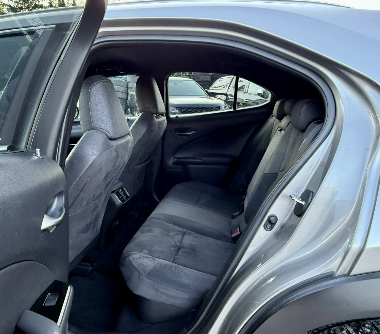 Lexus UX - Zdjęcie 9