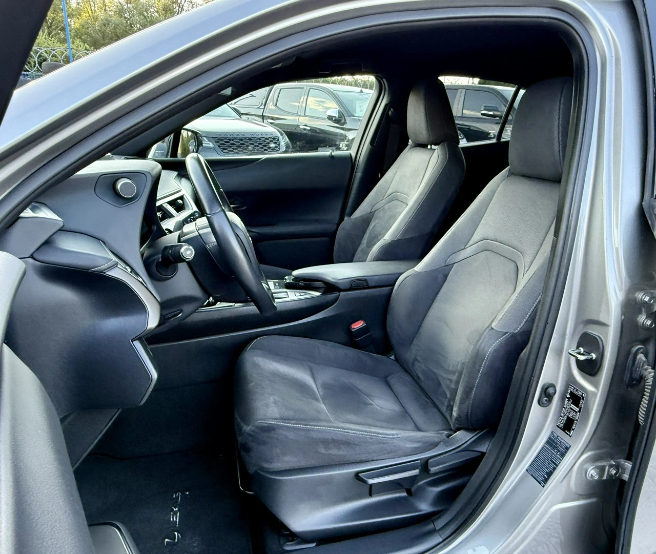 Lexus UX - Zdjęcie 14