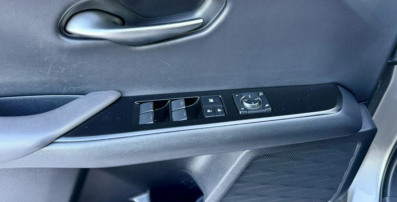 Lexus UX - Zdjęcie 25