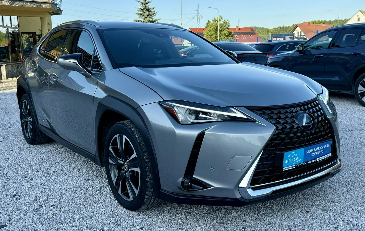 Lexus UX - Zdjęcie 2