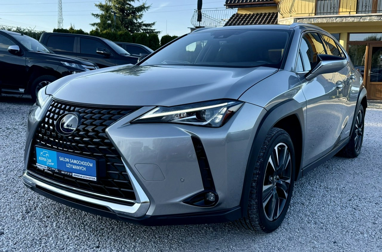 Lexus UX - Główne zdjęcie