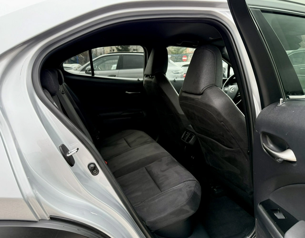 Lexus UX - Zdjęcie 11