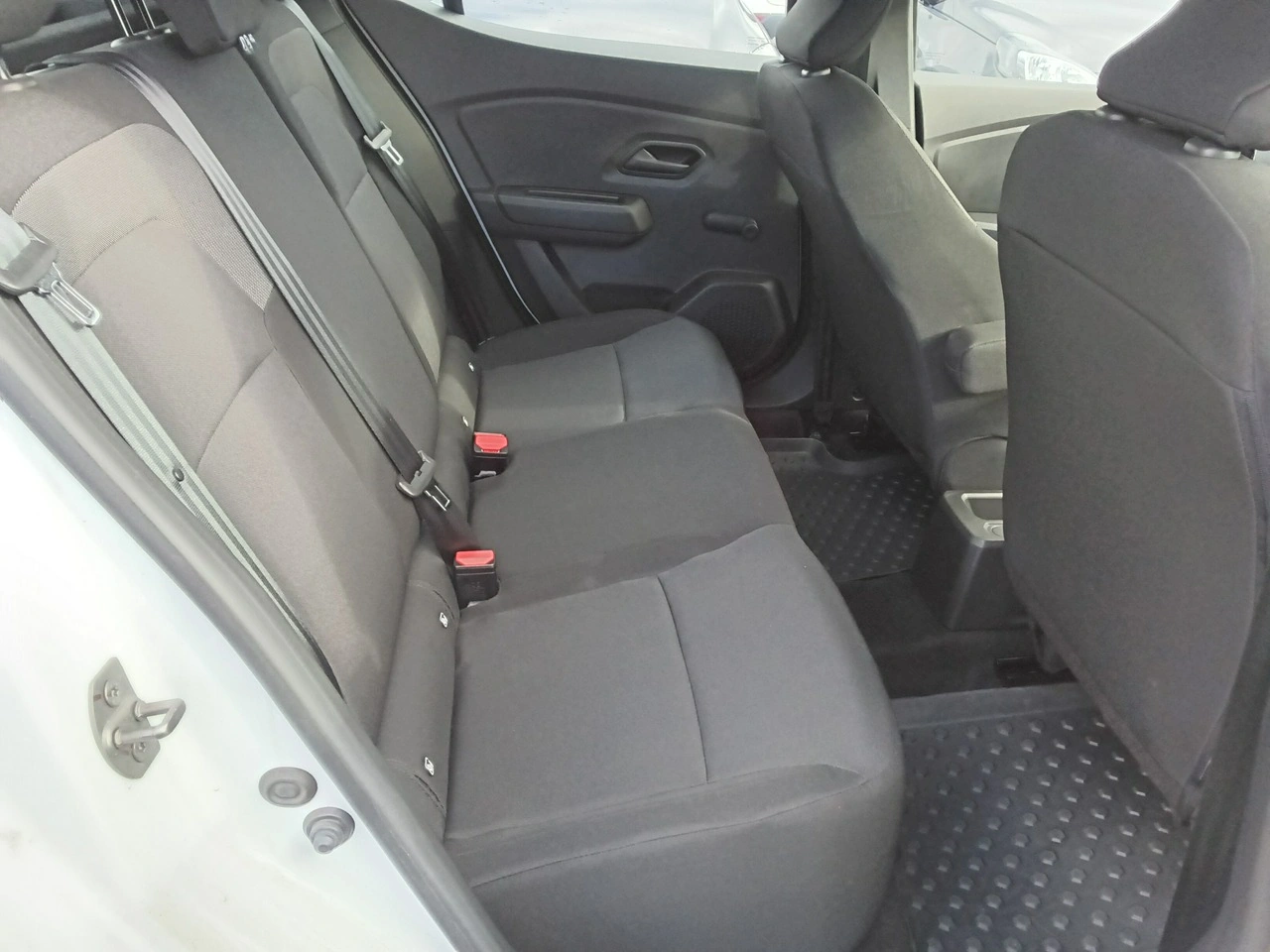 Dacia Sandero - Zdjęcie 9