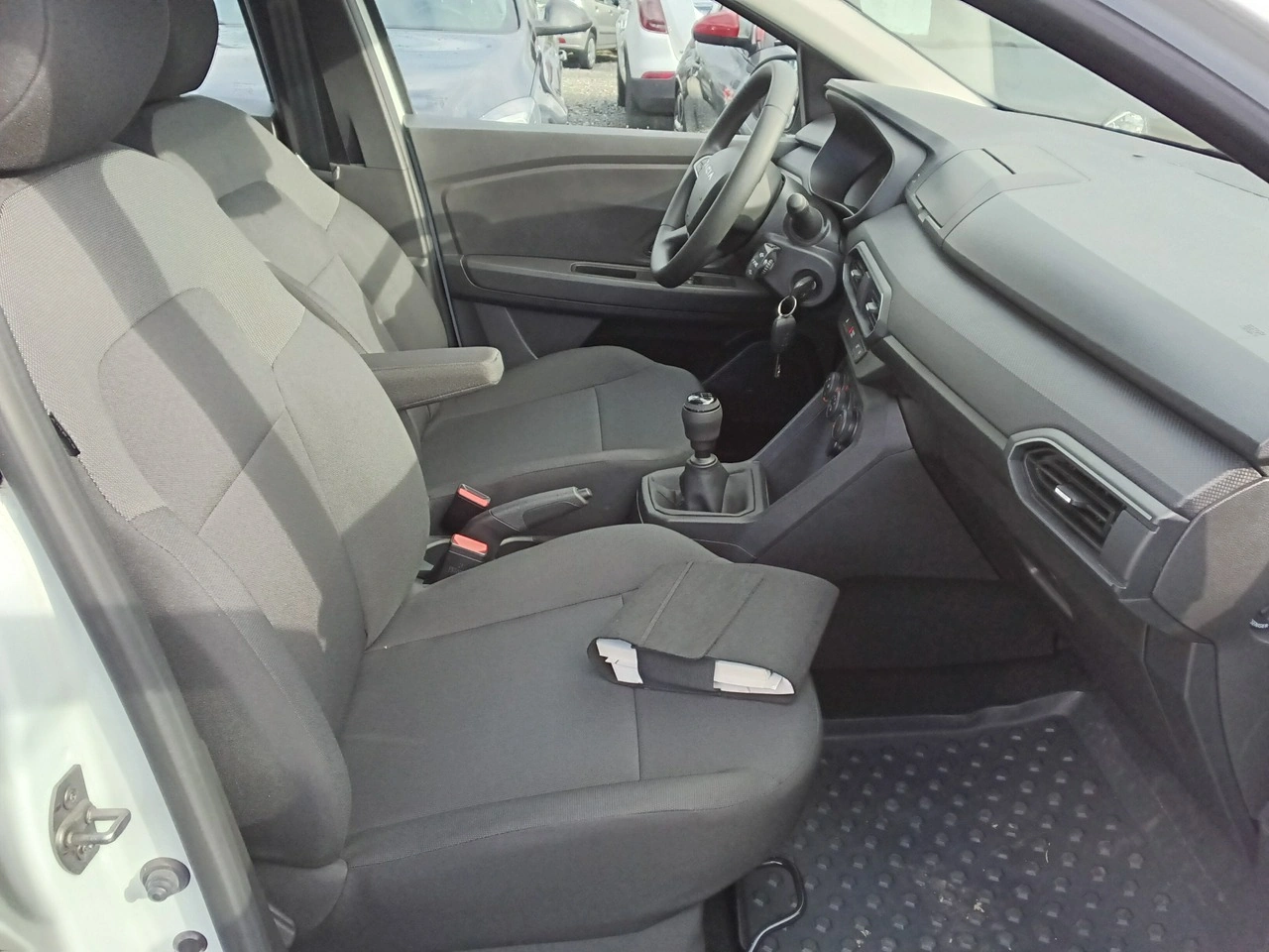 Dacia Sandero - Zdjęcie 10