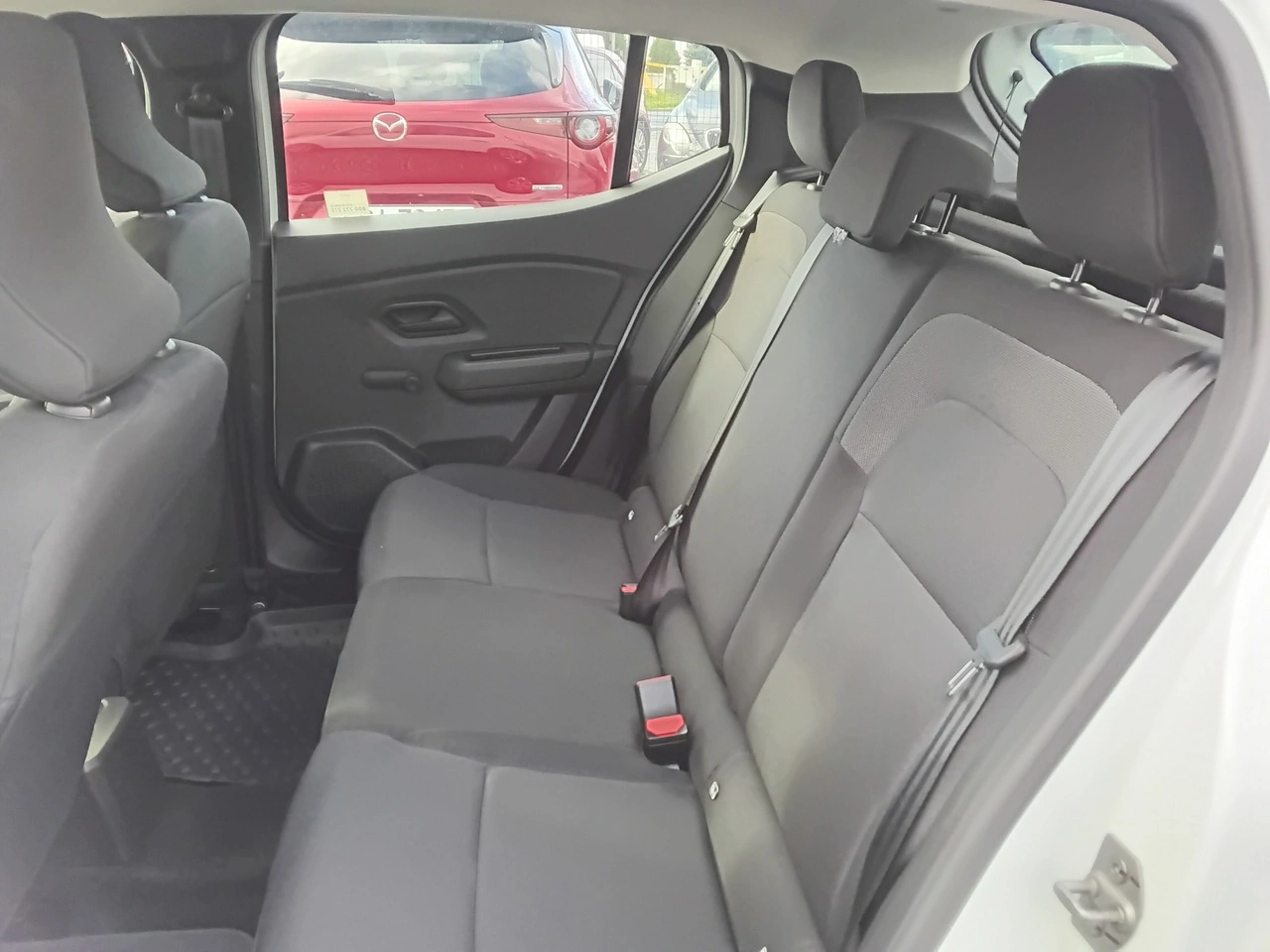Dacia Sandero - Zdjęcie 12
