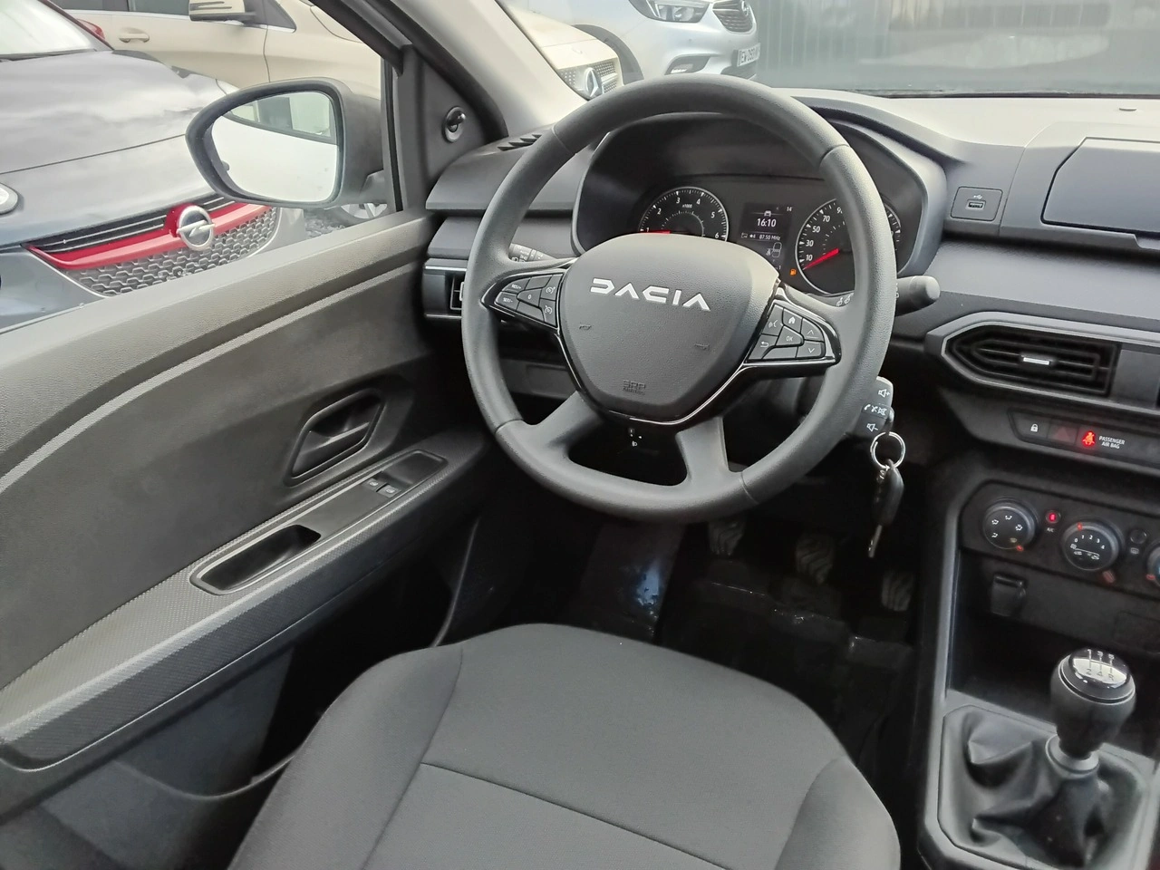 Dacia Sandero - Zdjęcie 13