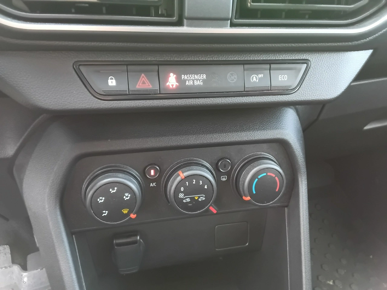 Dacia Sandero - Zdjęcie 16