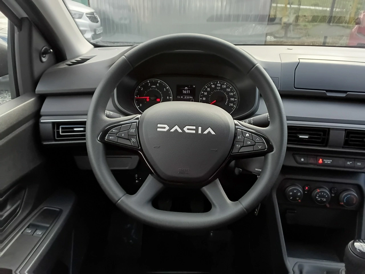 Dacia Sandero - Zdjęcie 18