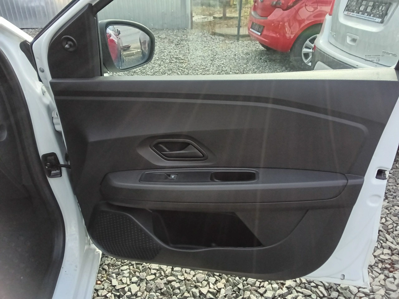 Dacia Sandero - Zdjęcie 21
