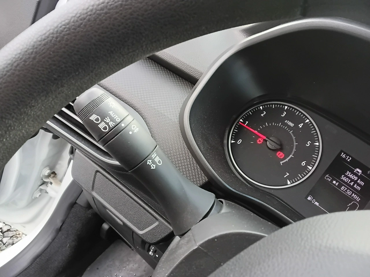 Dacia Sandero - Zdjęcie 22
