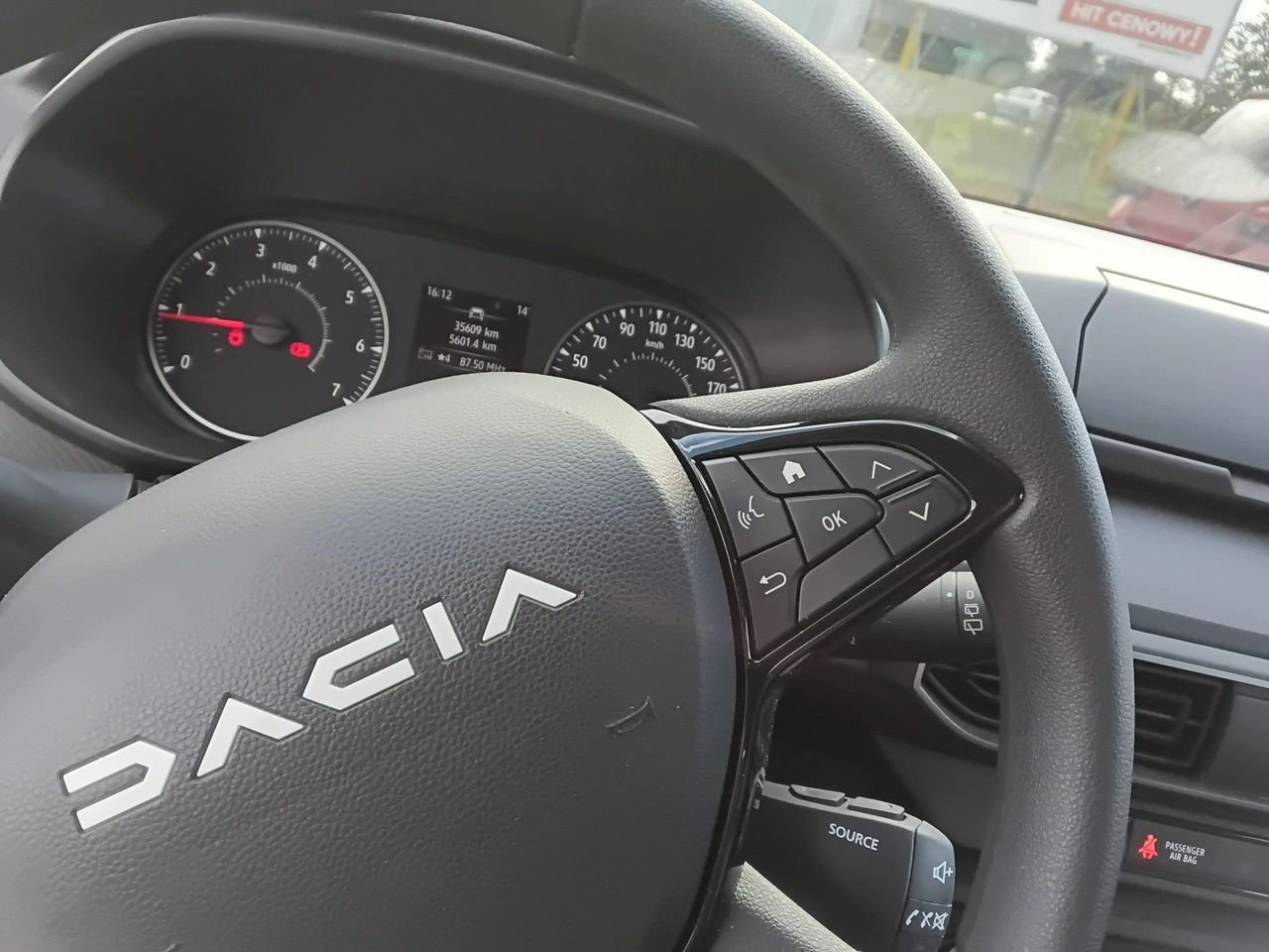 Dacia Sandero - Zdjęcie 23