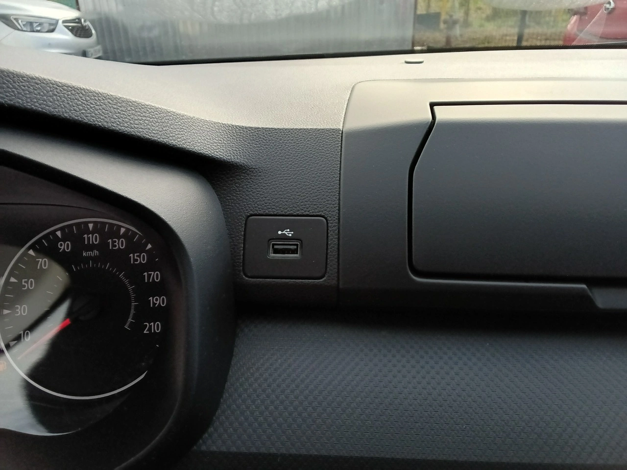 Dacia Sandero - Zdjęcie 25