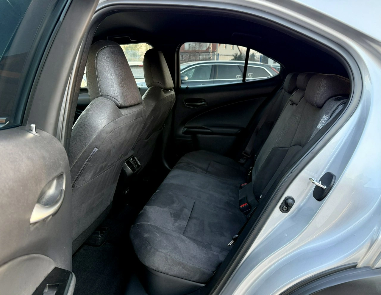 Lexus UX - Zdjęcie 9