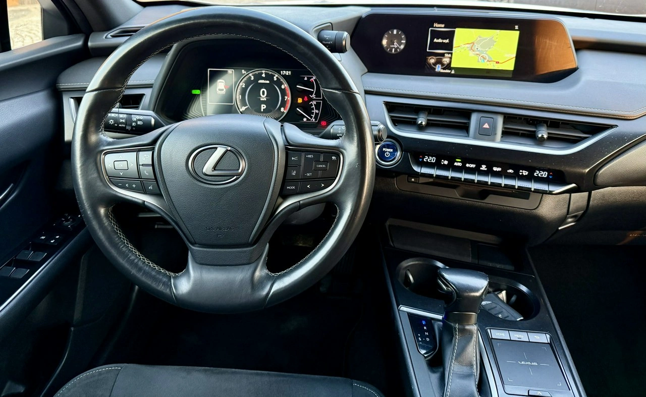 Lexus UX - Zdjęcie 16