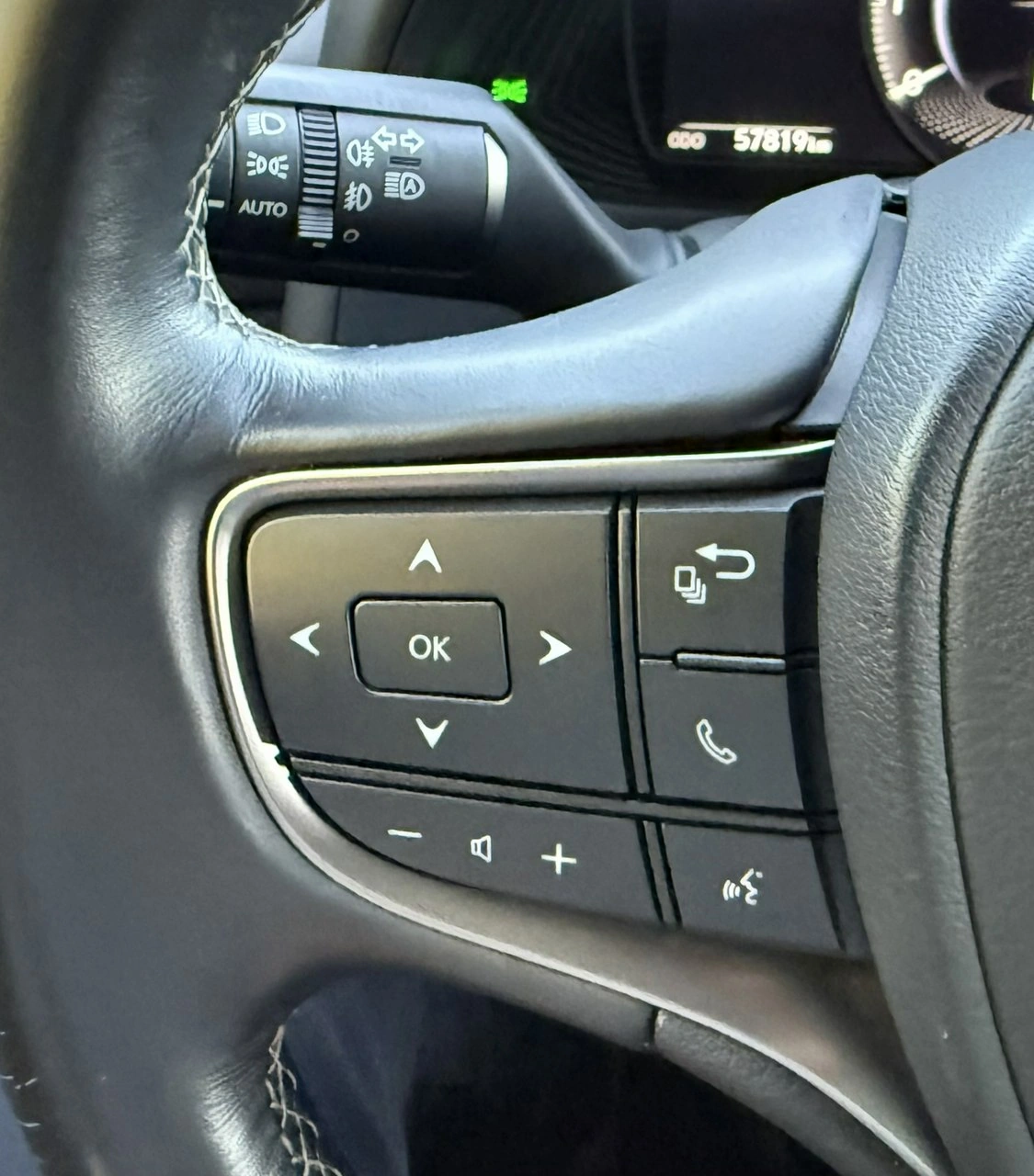 Lexus UX - Zdjęcie 19