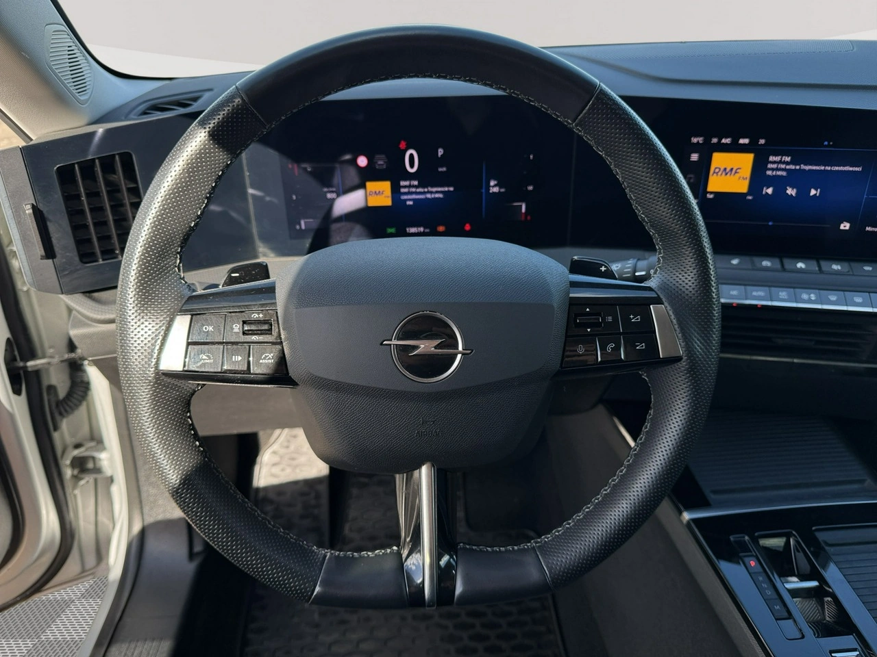 Opel Astra - Zdjęcie 14