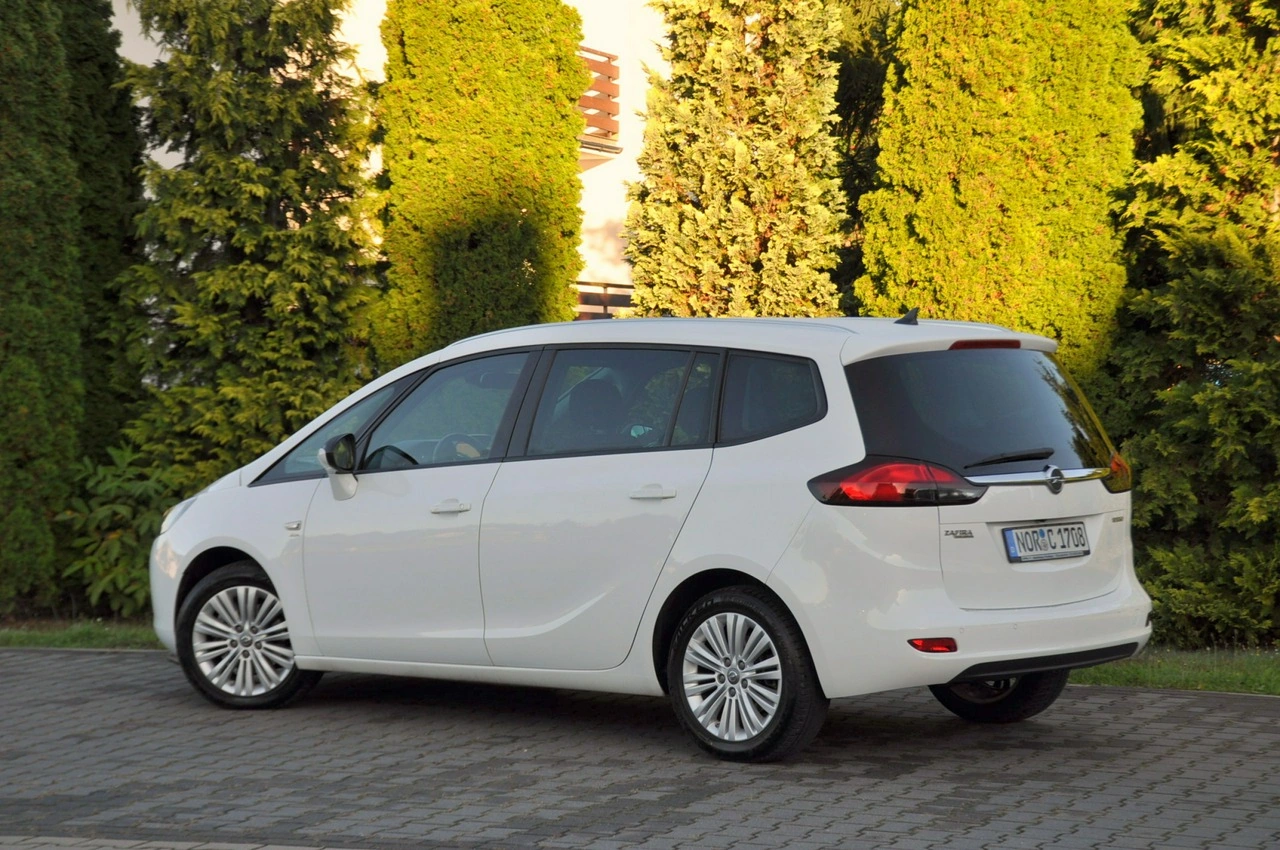 Opel Zafira - Zdjęcie 12