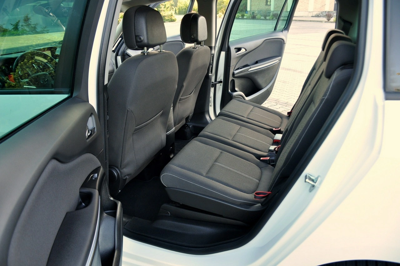 Opel Zafira - Zdjęcie 19
