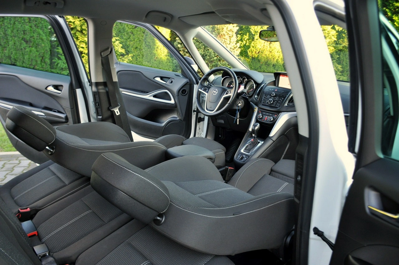 Opel Zafira - Zdjęcie 23
