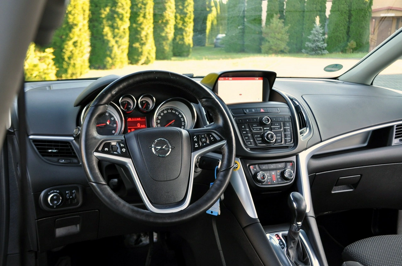 Opel Zafira - Zdjęcie 29