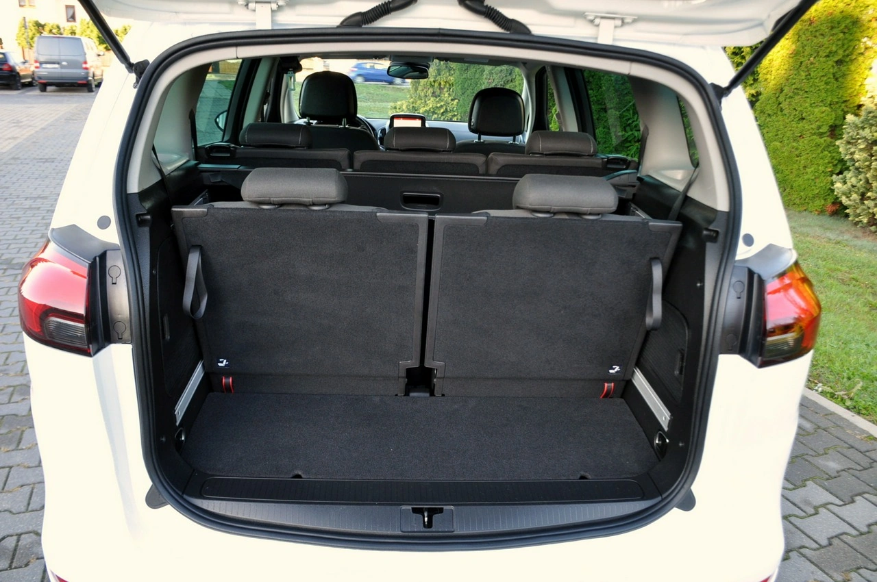 Opel Zafira - Zdjęcie 37