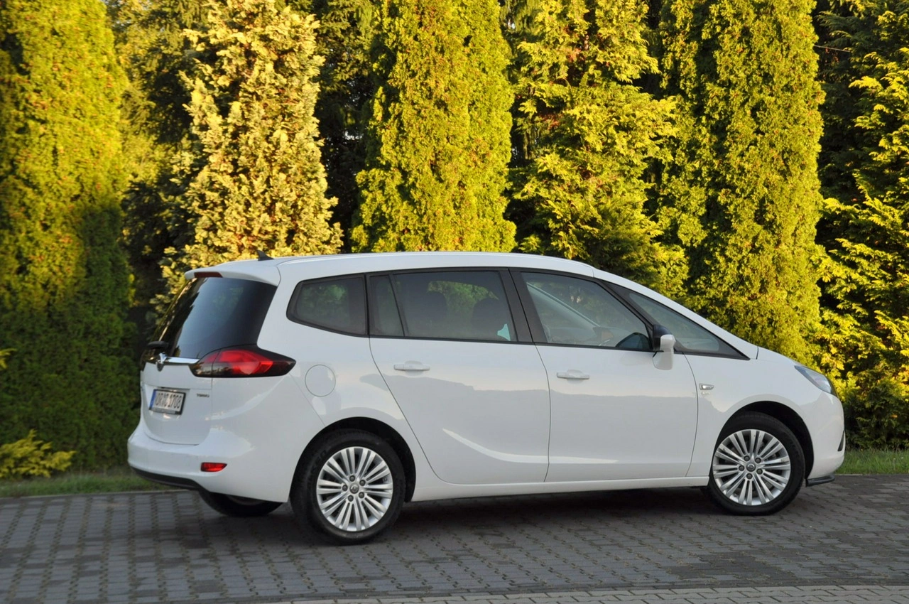 Opel Zafira - Zdjęcie 4