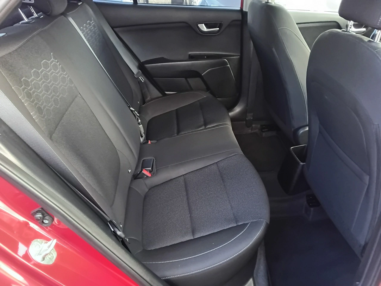 Kia Rio - Zdjęcie 10
