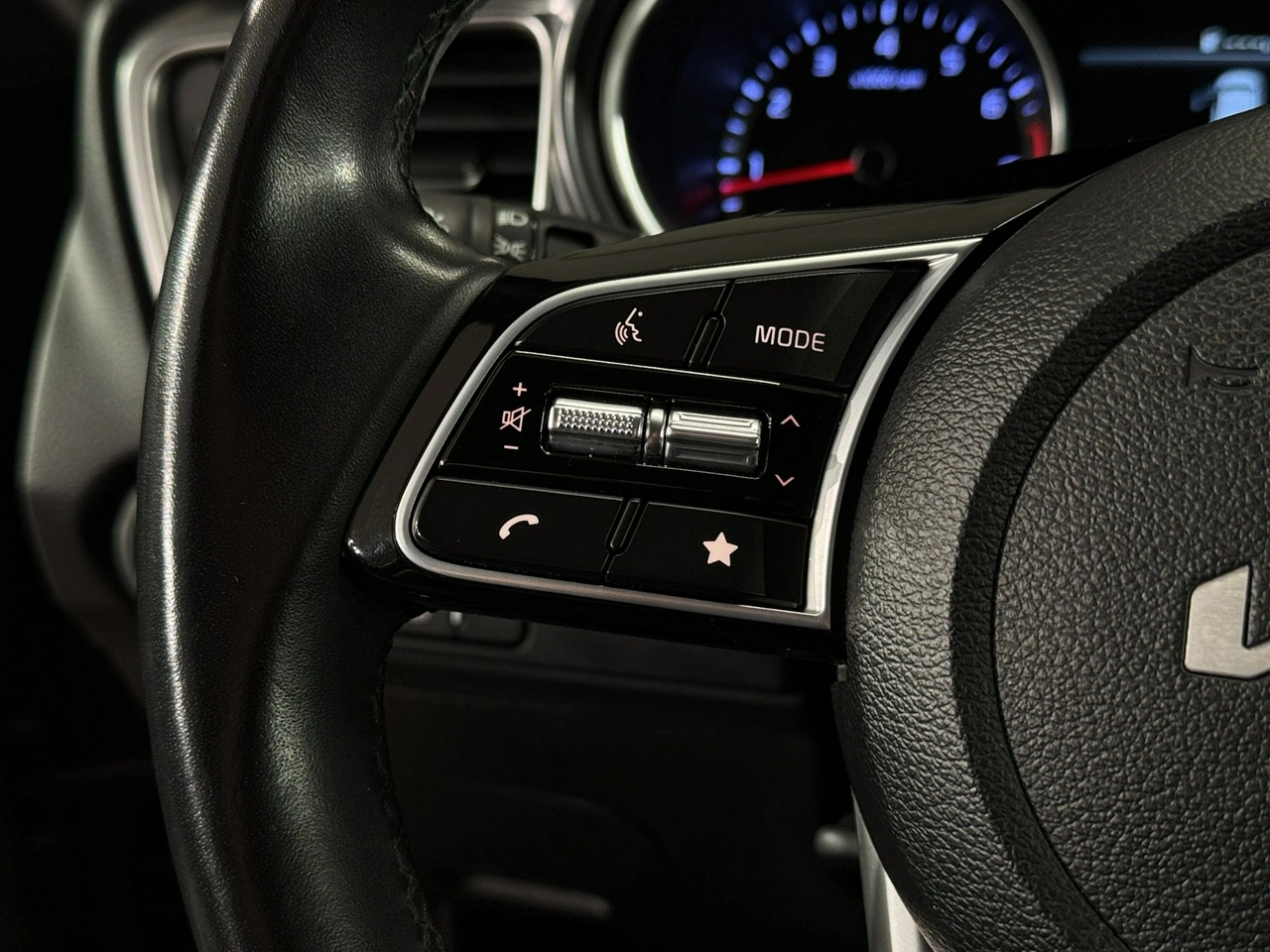 Kia Ceed - Zdjęcie 14