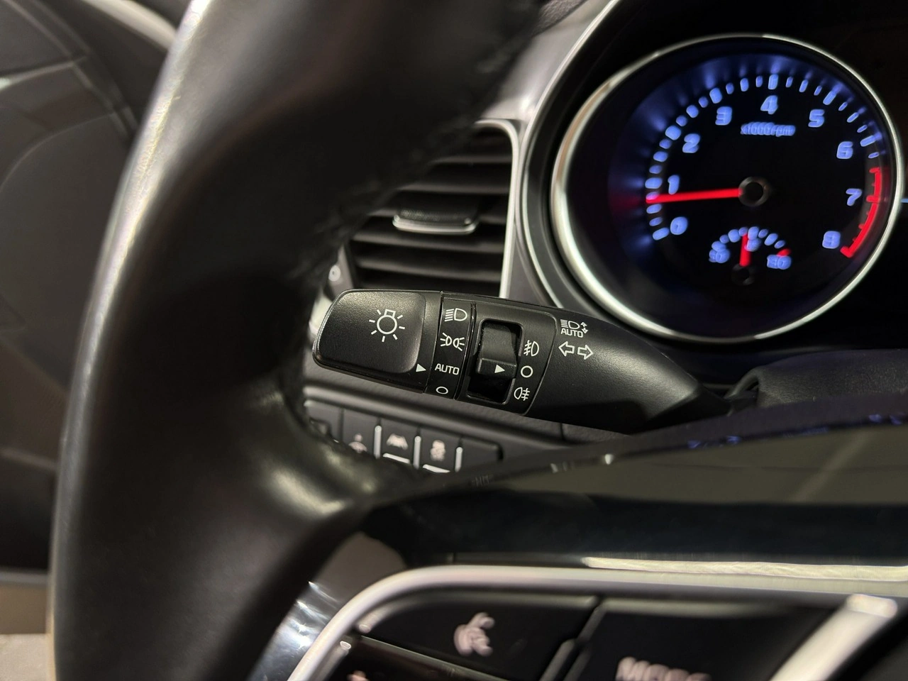 Kia Ceed - Zdjęcie 18