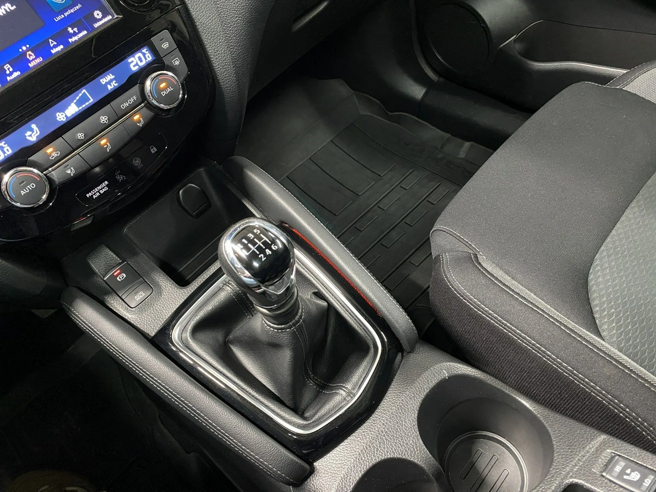 Nissan Qashqai - Zdjęcie 29