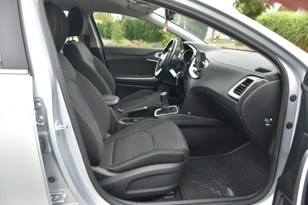 Kia Ceed - Zdjęcie 11