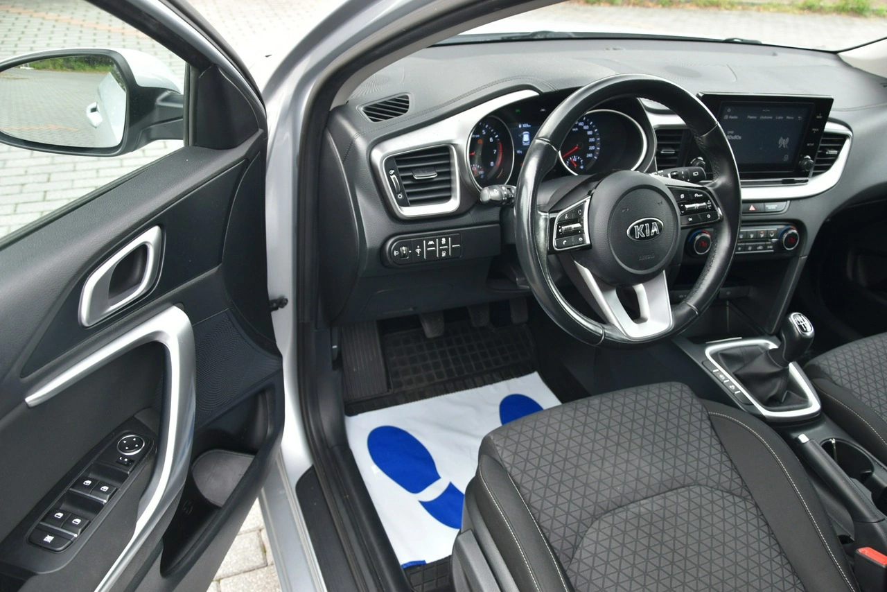 Kia Ceed - Zdjęcie 15