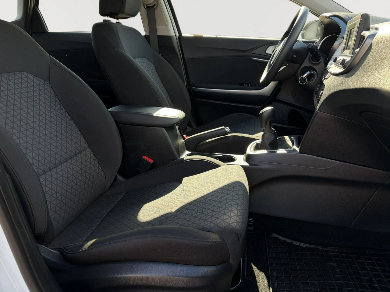 Kia Ceed - Zdjęcie 21