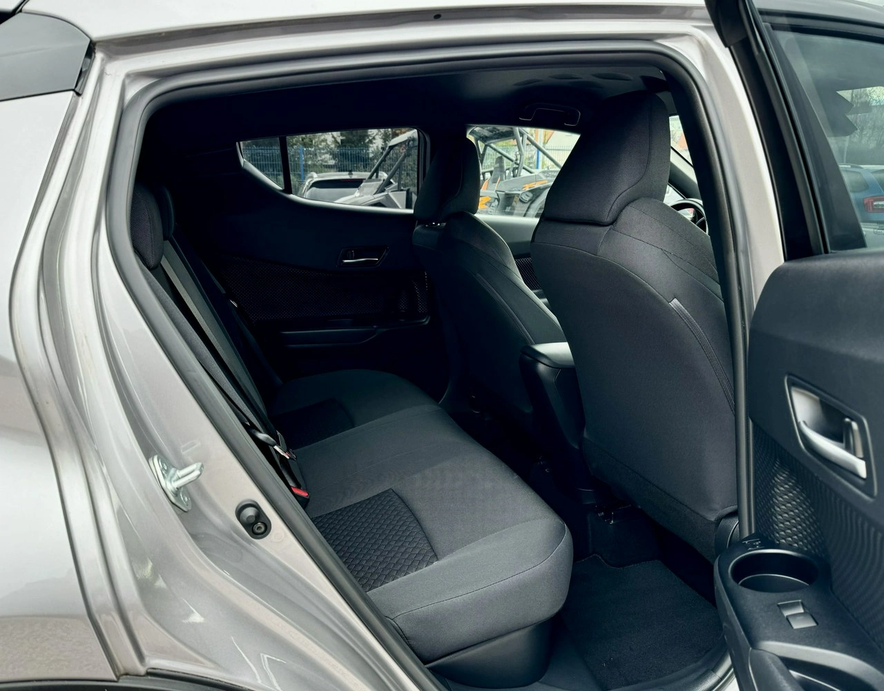 Toyota C-HR - Zdjęcie 12