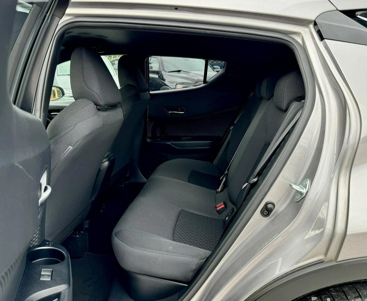 Toyota C-HR - Zdjęcie 9