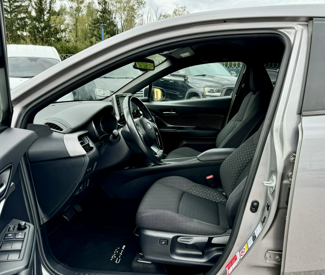 Toyota C-HR - Zdjęcie 8