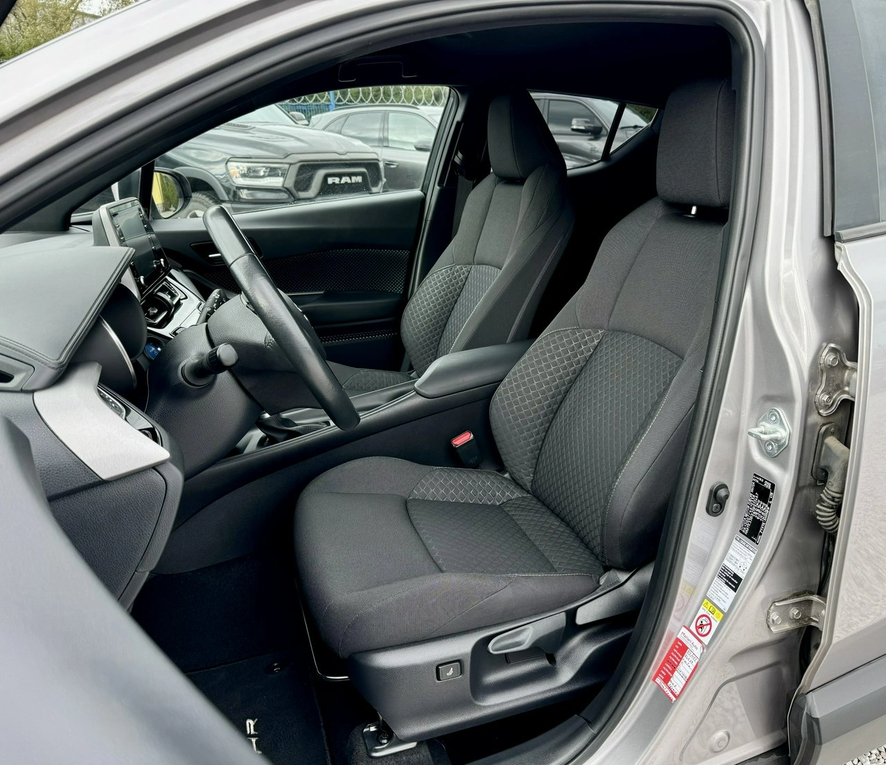 Toyota C-HR - Zdjęcie 14