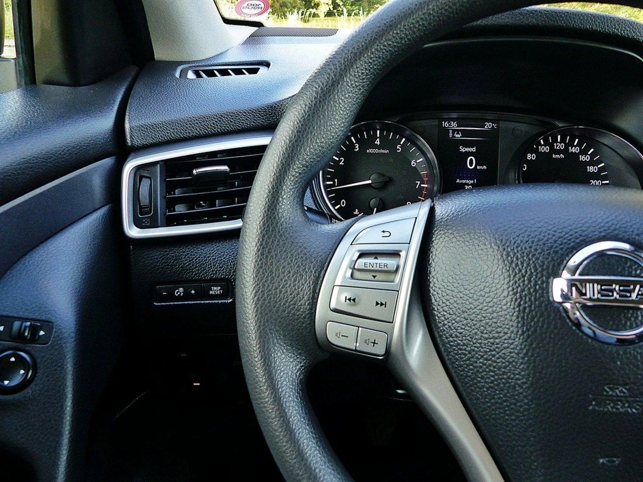 Nissan Qashqai - Zdjęcie 28