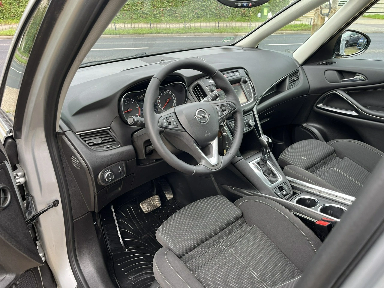 Opel Zafira - Zdjęcie 16