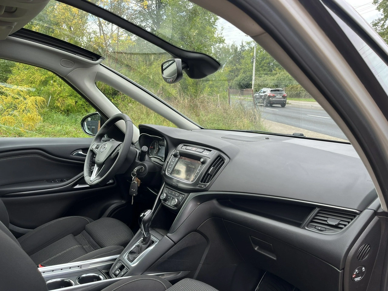 Opel Zafira - Zdjęcie 23