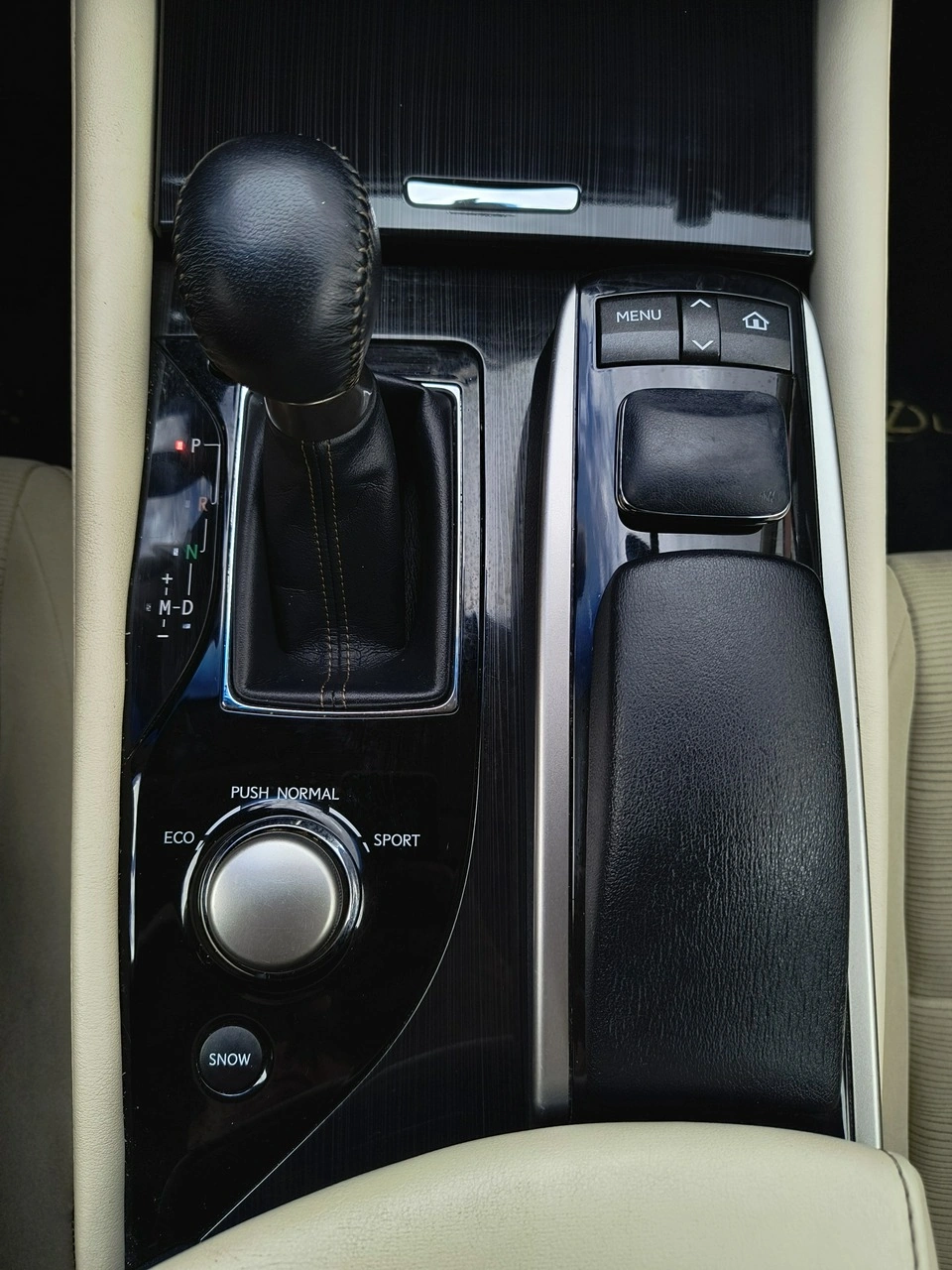 Lexus GS - Zdjęcie 30